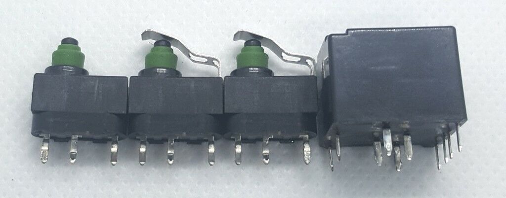 Original kit photo with three microswitches and one relay for 4F0905852B repair